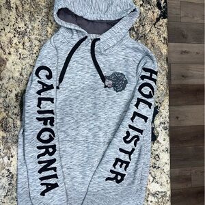 Hollister Sweat shirt